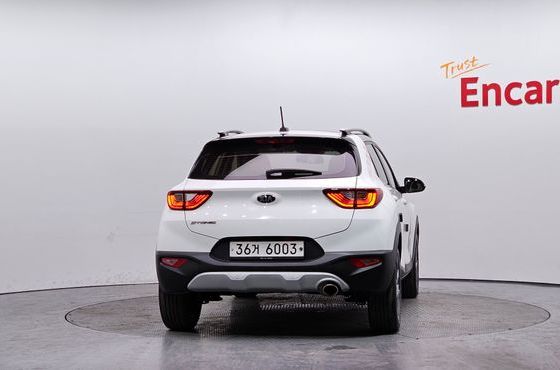 Kia Stonic Diesel 1.6 Trendy — пробег 118 759 км — фото 4 из 5