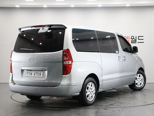 Hyundai Starex 12-Seater Wagon CVX Luxury — пробег 159 508 км — фото 3 из 5
