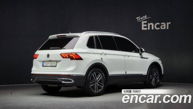 Volkswagen Tiguan 2.0 TDI Prestige — пробег 32 660 км — фото 2 из 5