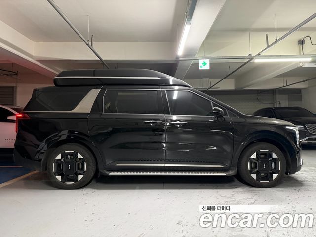 Kia Carnival HEV 9-Seater Hi-Limousine Signature — пробег 7 245 км — фото 4 из 5