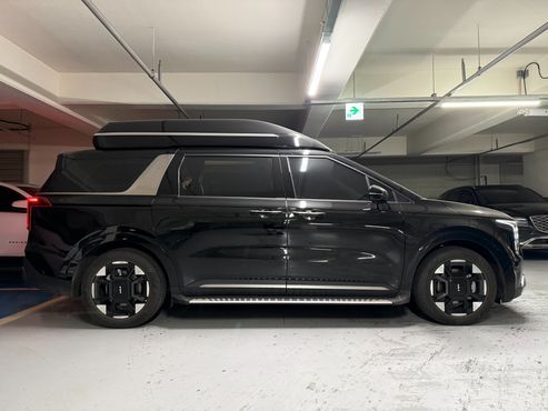 Kia Carnival HEV 9-Seater Hi-Limousine Signature — пробег 7 245 км — фото 4 из 5