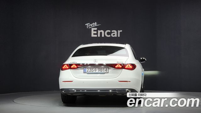 Mercedes-Benz E-Class E350e 4MATIC — пробег 9 804 км — фото 4 из 5