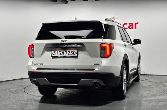Ford Explorer 2.3 LimIted 4WD — пробег 83 127 км — фото 4 из 5