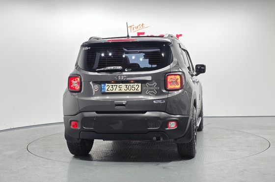 Jeep Renegade 2.4 Longitude High — пробег 140 924 км — фото 4 из 5