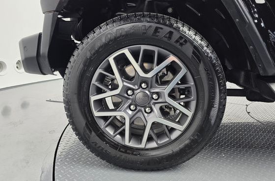 Jeep Wrangler 2.0 Overland 4Door 4xe — пробег 97 538 км — фото 5 из 5