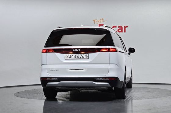 Kia Carnival 9-Seater Prestige — пробег 26 146 км — фото 4 из 5