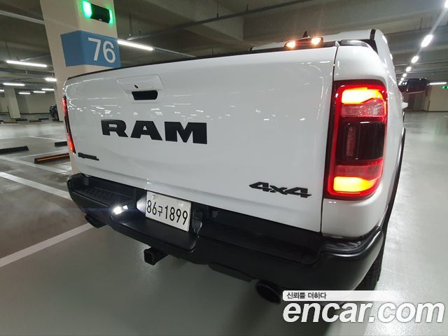 Dodge Ram Pick Up 5.7 — пробег 64 200 км — фото 2 из 5