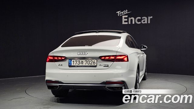 Audi A5 40 TFSI Quattro Sportback — пробег 49 911 км — фото 4 из 5