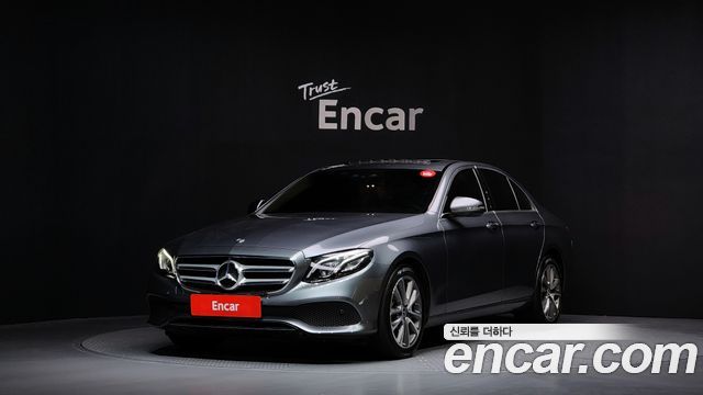Mercedes-Benz E-Class E300 4MATIC Avnatgarde — пробег 52 822 км — фото 1 из 5