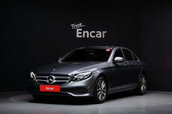 Mercedes-Benz E-Class E300 4MATIC Avnatgarde — пробег 52 822 км — фото 1 из 5