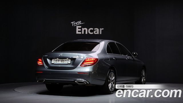 Mercedes-Benz E-Class E300 4MATIC Avnatgarde — пробег 52 822 км — фото 2 из 5