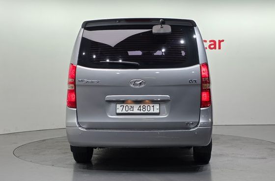 Hyundai Starex 11-Seater Wagon CVX Luxury — пробег 107 685 км — фото 4 из 5