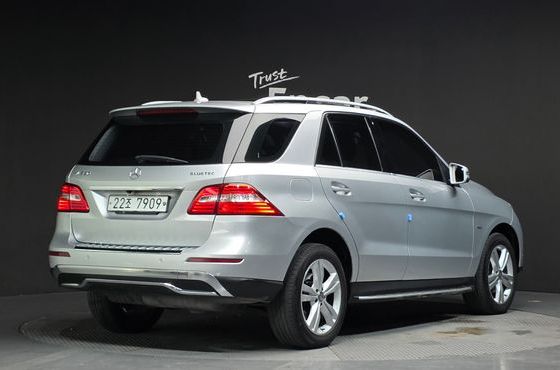 Mercedes-Benz M-class ML350 BlueTEC 4MATIC — пробег 175 438 км — фото 2 из 5