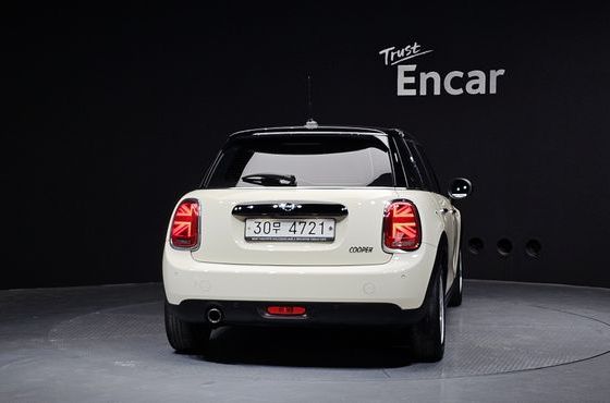 Mini Cooper 5Door Standard 3rd — пробег 32 169 км — фото 4 из 5