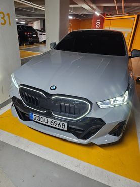 BMW 5-Series 520i M Sport — пробег 9 100 км — фото 1 из 5