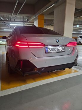 BMW 5-Series 520i M Sport — пробег 9 100 км — фото 3 из 5