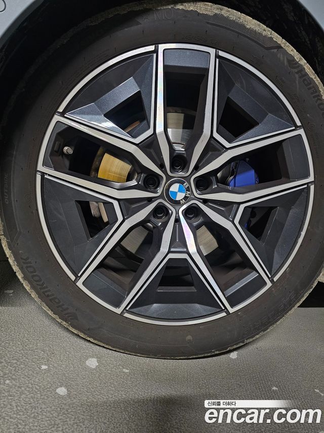 BMW 5-Series 520i M Sport — пробег 9 100 км — фото 5 из 5