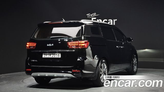 Kia Carnival 9-Seater Noblesse Special — пробег 103 573 км — фото 2 из 5