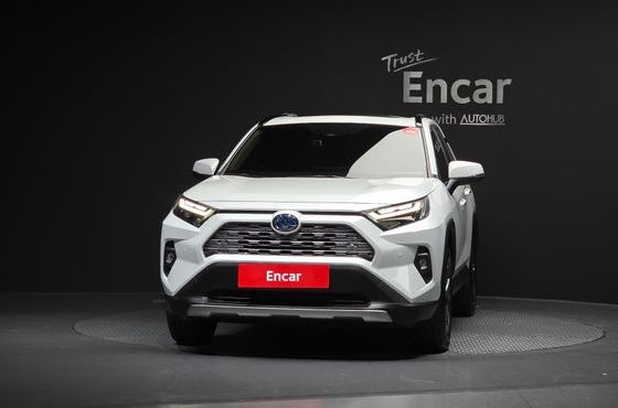 Toyota RAV4 2,5 4WD Hybrid LTD — пробег 32 265 км — фото 3 из 5