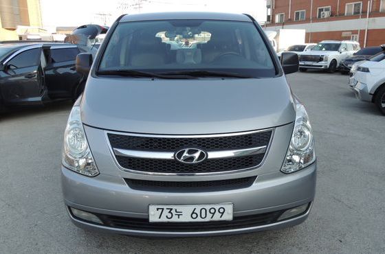Hyundai Starex 12-Seater Wagon CVX Luxury — пробег 144 412 км — фото 2 из 5