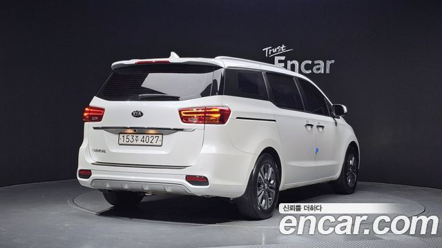 Kia Carnival из Кореи Encar