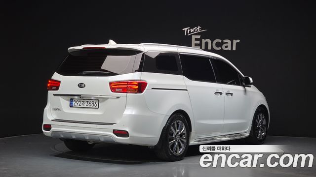 Kia Carnival из Кореи Encar