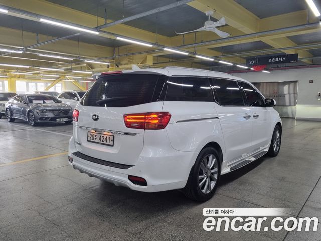 Kia Carnival 9-Seater Noblesse — пробег 154 387 км — фото 4 из 5