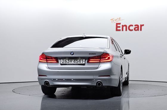 BMW 5-Series 530i Luxury Plus — пробег 74 438 км — фото 4 из 5