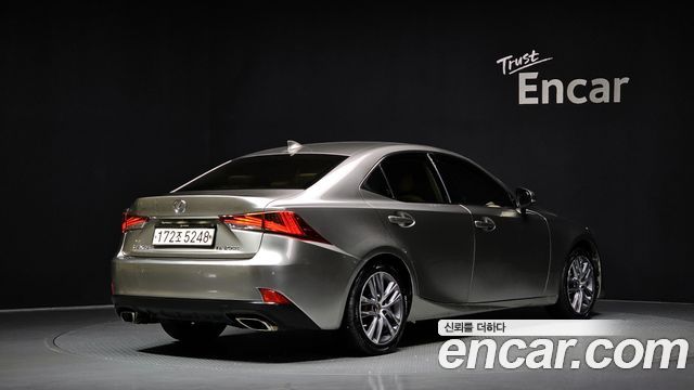 Lexus IS Supreme — пробег 43 957 км — фото 2 из 5
