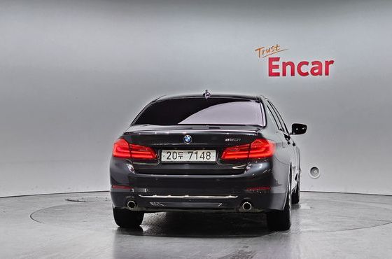 BMW 5-Series 520i Luxury — пробег 71 729 км — фото 4 из 5