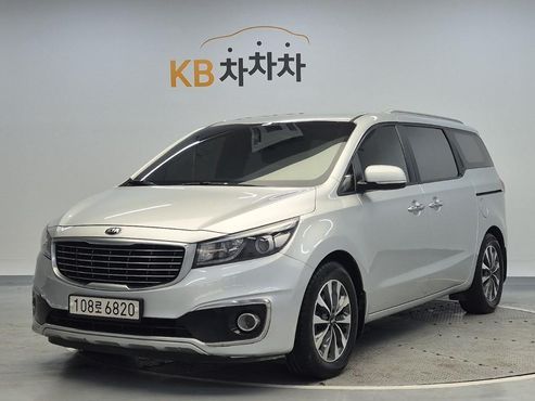 Kia Carnival 9-seater Luxury — пробег 212 307 км — фото 1 из 5
