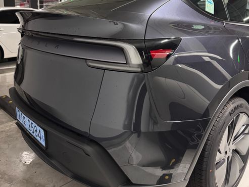 Tesla Model Y Premium RWD — пробег 354 км — фото 4 из 5