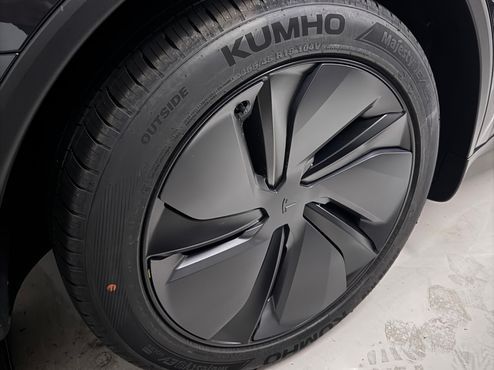 Tesla Model Y Premium RWD — пробег 354 км — фото 5 из 5