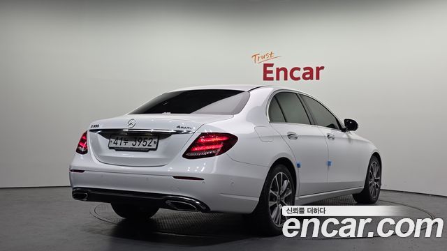 Mercedes-Benz E-Class E300 4MATIC Avnatgarde — пробег 151 496 км — фото 2 из 5