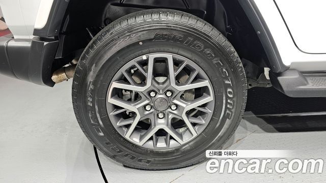Jeep Wrangler 2.0 Overland Power Top 4Door 4xe — пробег 27 028 км — фото 5 из 5