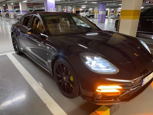 Porsche Panamera 2.9 AWD E-Hybrid — пробег 60 000 км — фото 3 из 5