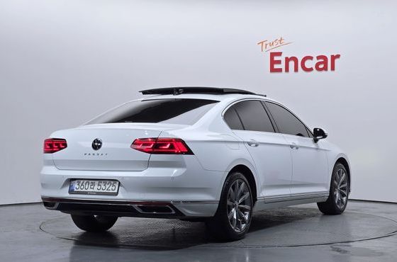 Volkswagen Passat 2.0 TDI Prestige — пробег 75 027 км — фото 2 из 5