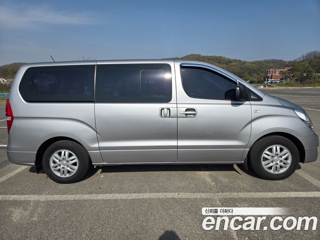 Hyundai Starex 12-Seater Wagon Smart — пробег 236 332 км — фото 3 из 5