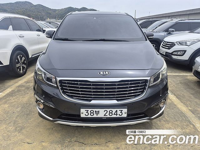 Kia Carnival 9-seater Noblesse — пробег 185 340 км — фото 3 из 5