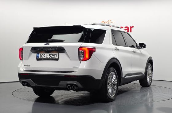 Ford Explorer 3.0 PHEV — пробег 77 445 км — фото 2 из 5