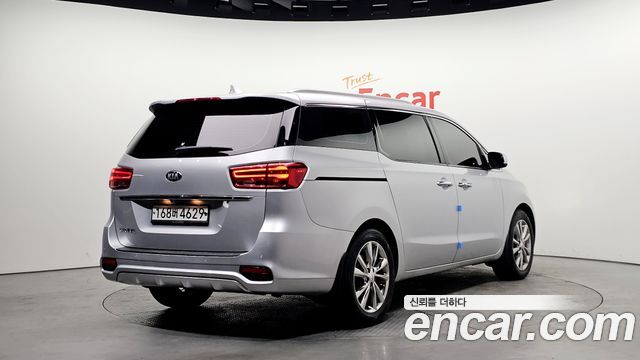 Kia Carnival из Кореи Encar