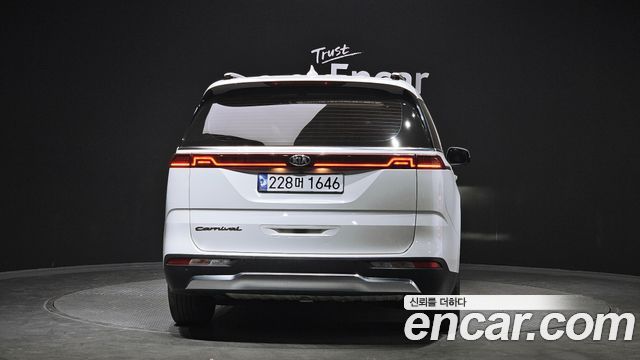 Kia Carnival из Кореи Encar