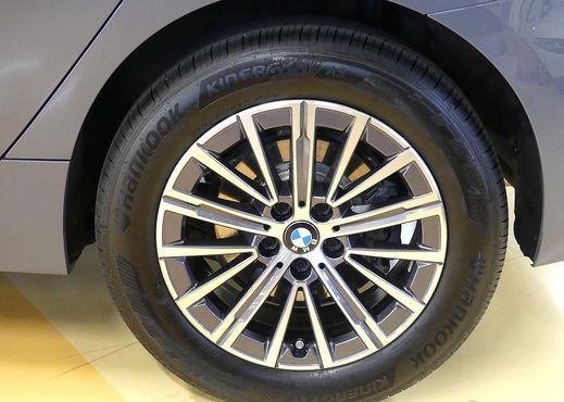 BMW 2-Series 220i Luxury — пробег 4 300 км — фото 5 из 5