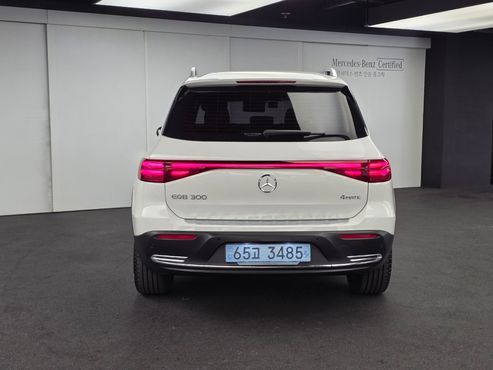 Mercedes-Benz EQB EQB300 4MATIC — пробег 4 283 км — фото 4 из 5