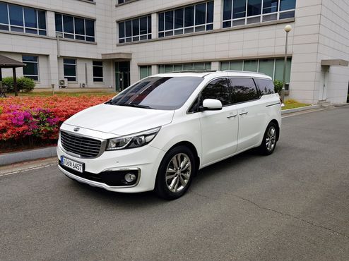 Kia Carnival 9-seater Prestige — пробег 145 000 км — фото 1 из 5