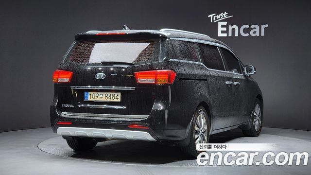 Kia Carnival 9-seater Luxury — пробег 144 791 км — фото 2 из 5