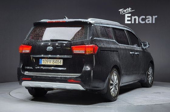 Kia Carnival 9-seater Luxury — пробег 144 791 км — фото 2 из 5