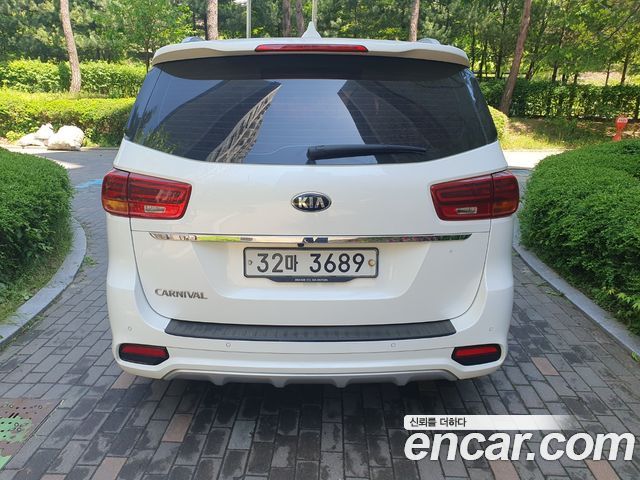 Kia Carnival из Кореи Encar