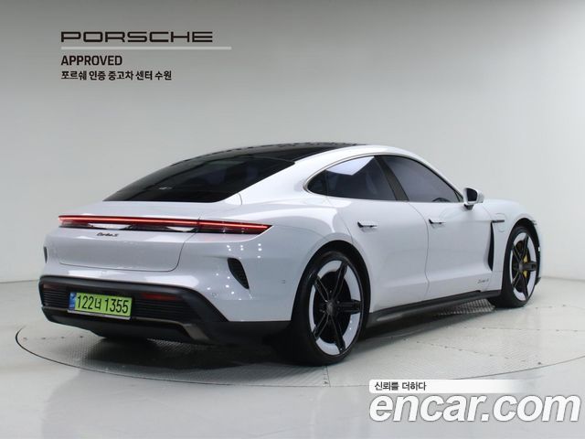 Porsche Taycan Turbo S — пробег 8 730 км — фото 2 из 5