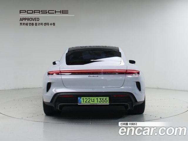 Porsche Taycan Turbo S — пробег 8 730 км — фото 4 из 5